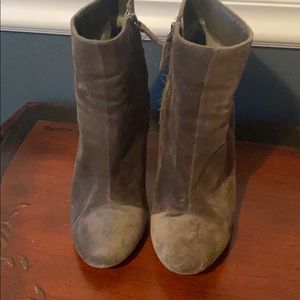 Green velvet Joie booties